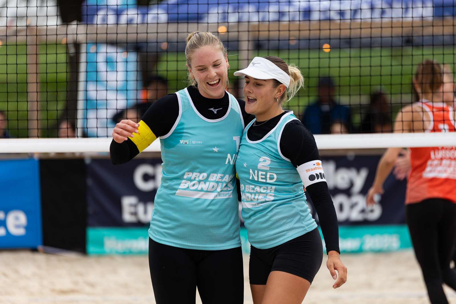 Lisa Luini and Desy Poiesz celebrate at Bondues Lille Metropole Futures